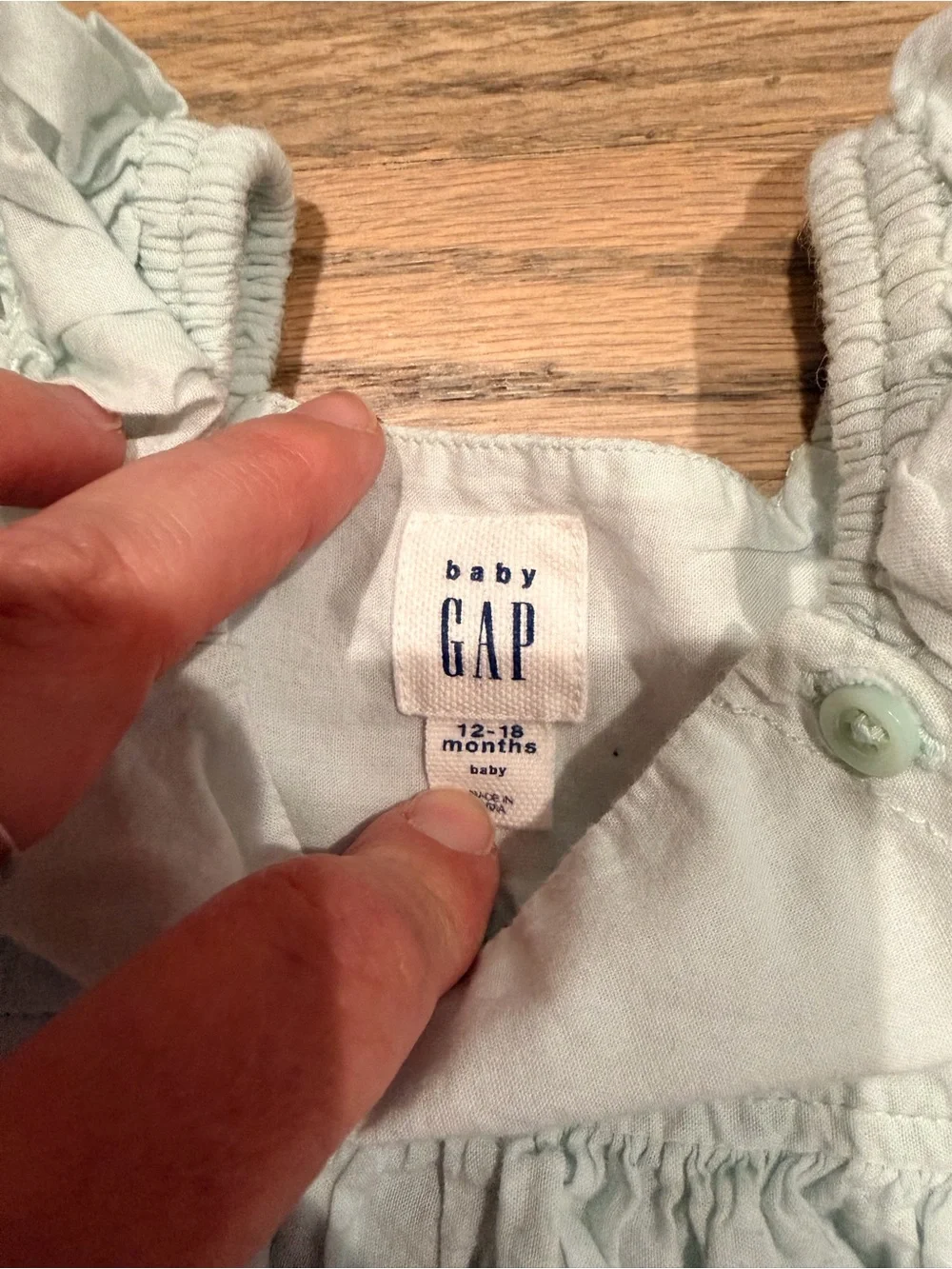 Gap baby girl eyelet flowy shirt with scalloped hem